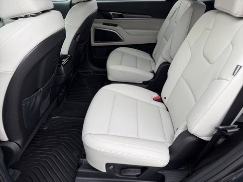 New 2025 Kia Telluride S image 13