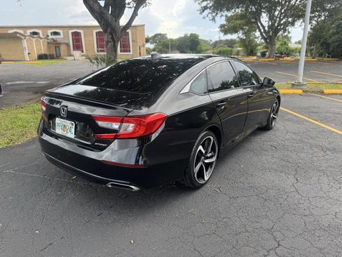 Used 2018 Honda Accord Sport image 9