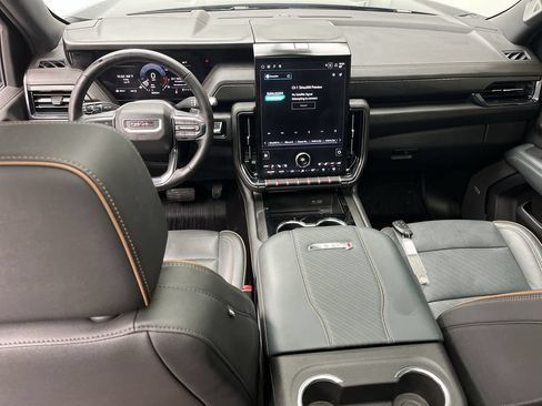 Certified 2025 GMC Yukon XL AT4 w/ AT4 Premium Package AWD/4WD image 4