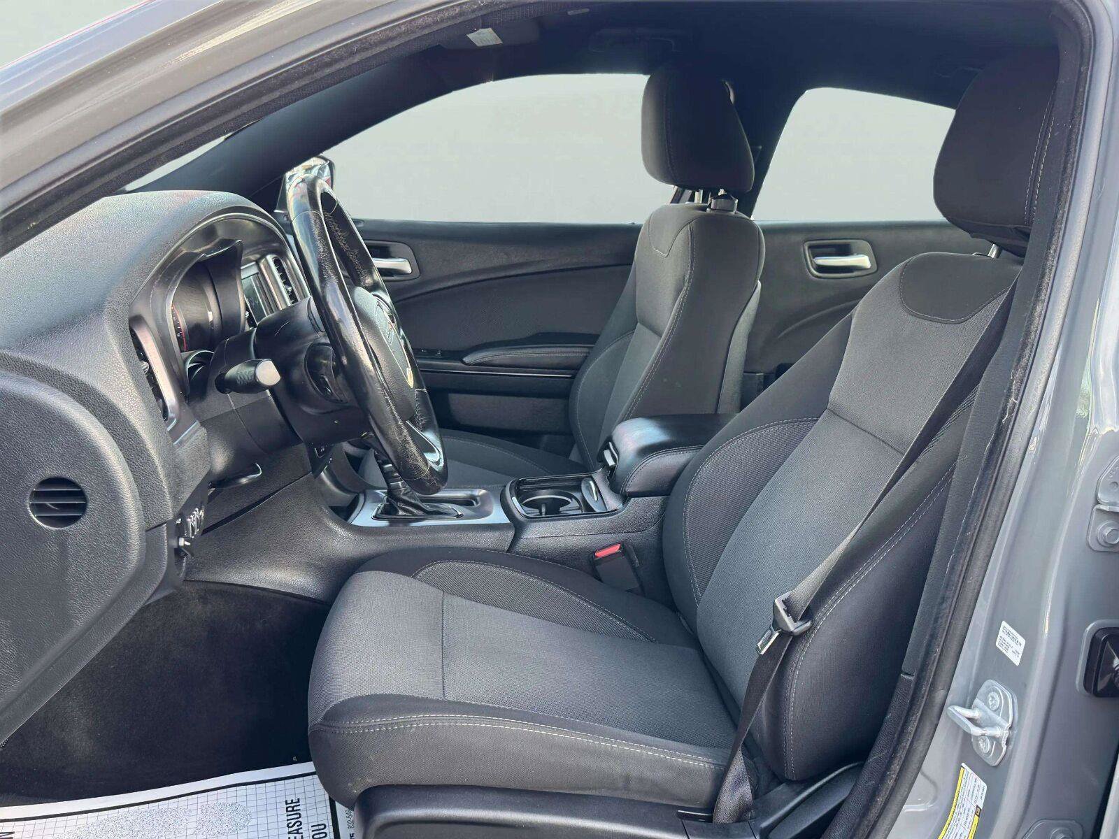 Used 2018 Dodge Charger SXT w/ Blacktop Package RWD image 16