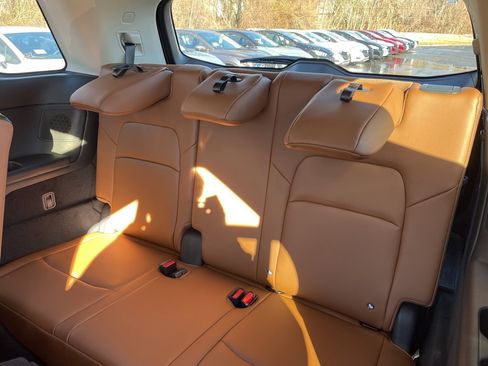 New 2025 Nissan Pathfinder Platinum w/ Cargo Package image 21