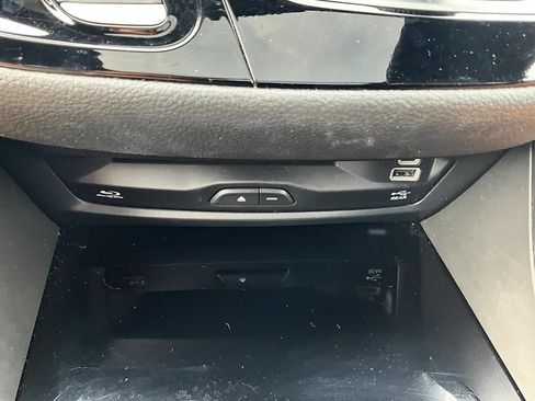 Used 2022 Chrysler Pacifica Pinnacle AWD/4WD image 26
