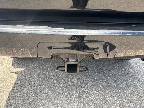 Used 2018 Toyota 4Runner SR5 AWD/4WD image 10