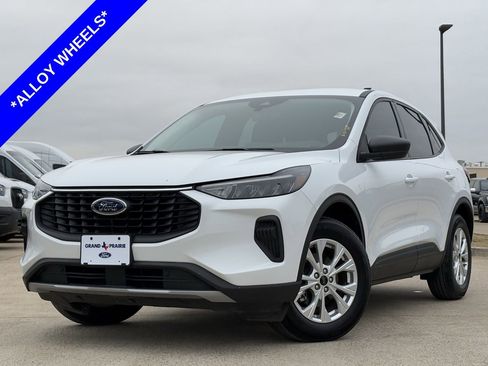 Used 2025 Ford Escape Active image 2