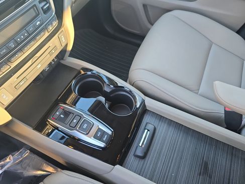 Used 2016 Honda Pilot Touring image 22