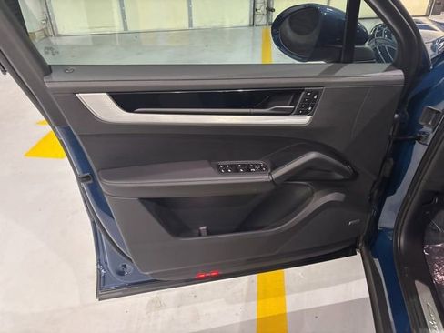 Used 2024 Porsche Cayenne S image 13