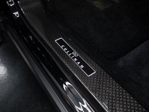 Used 2023 Rolls-Royce Cullinan Black Badge w/ Dark Exterior Package AWD/4WD image 16