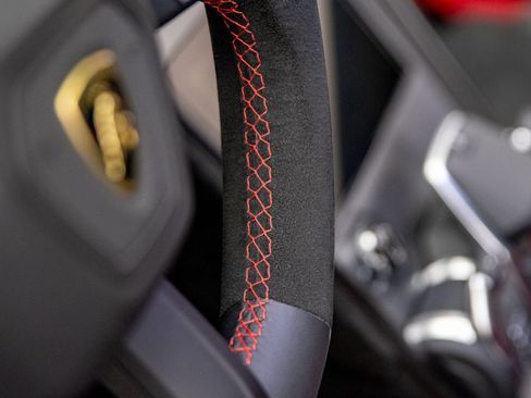 Used 2024 Lamborghini Urus Performante AWD/4WD image 22