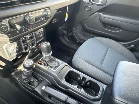 Used 2026 Jeep Wrangler Unlimited Sport AWD/4WD image 29