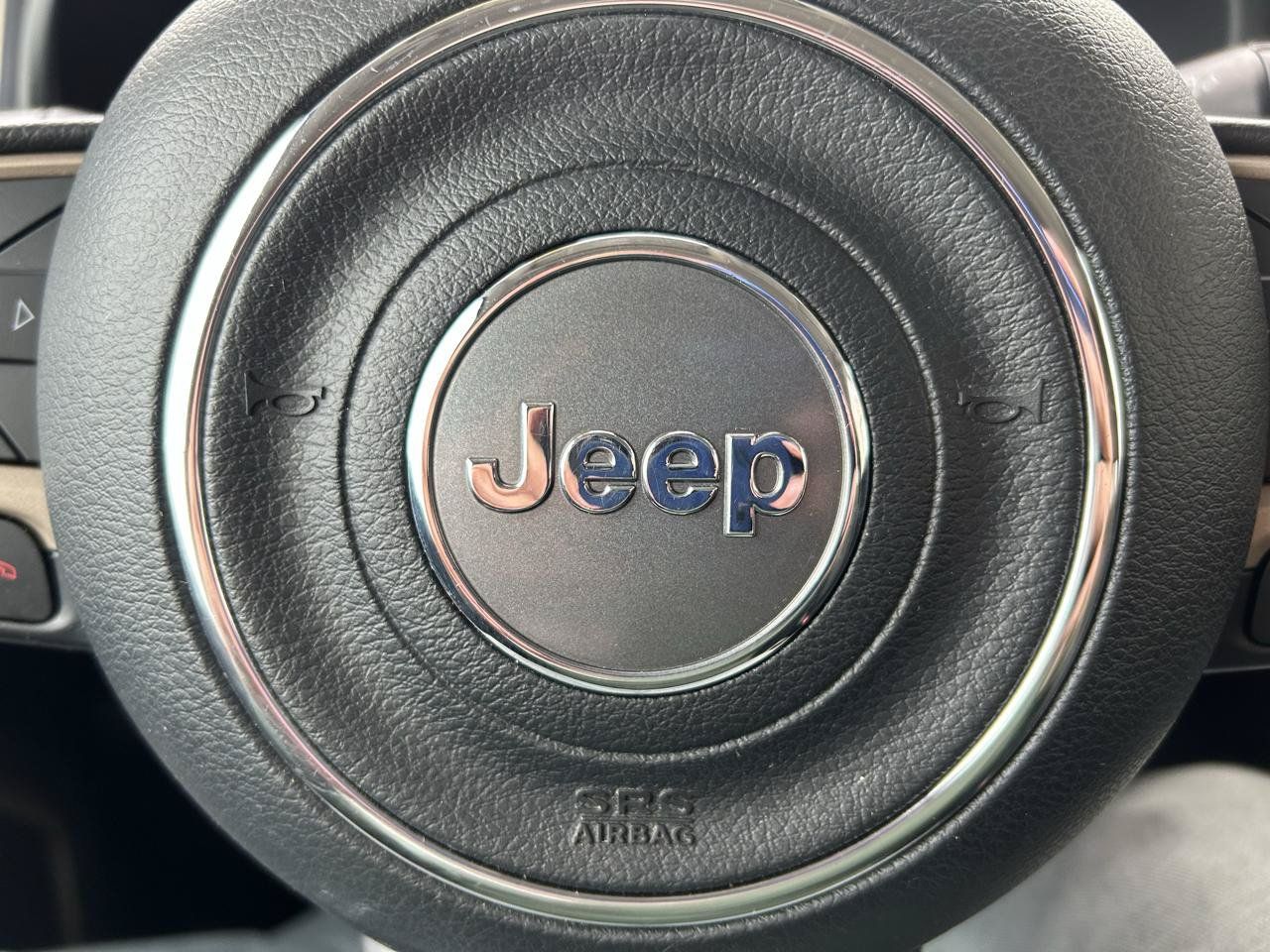 Used 2017 Jeep Renegade Latitude w/ Cold Weather Group AWD/4WD image 20
