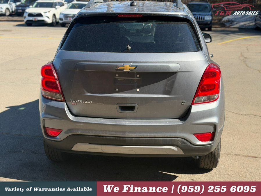 Used 2020 Chevrolet Trax LT w/ LT Convenience Package AWD/4WD image 5