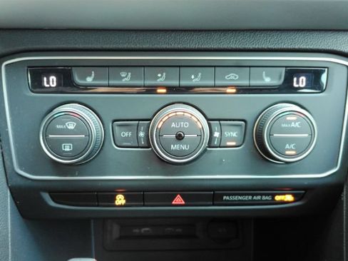 Used 2021 Volkswagen Atlas Cross Sport SE FWD image 41