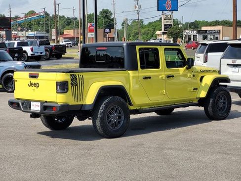 Used 2024 Jeep Gladiator Sport AWD/4WD image 5