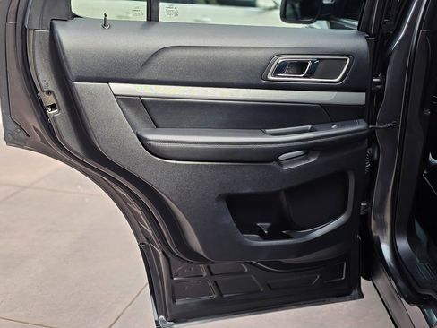 Used 2016 Ford Explorer XLT w/ Equipment Group 202A image 27