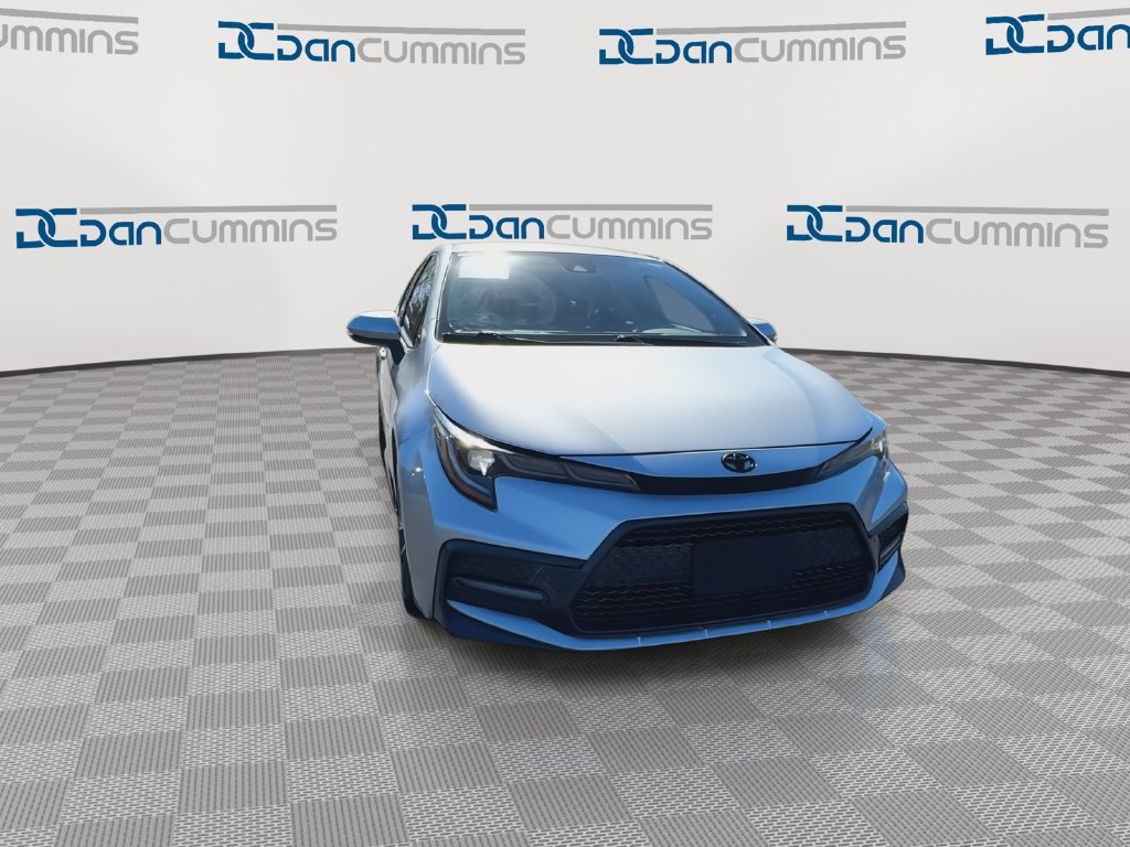 Used 2022 Toyota Corolla SE FWD image 3