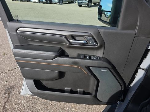 Used 2024 GMC Sierra 2500 AT4 w/ Technology Package AWD/4WD image 29
