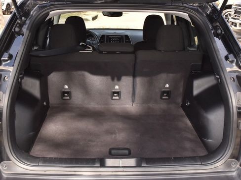 Used 2021 Jeep Cherokee Latitude image 34