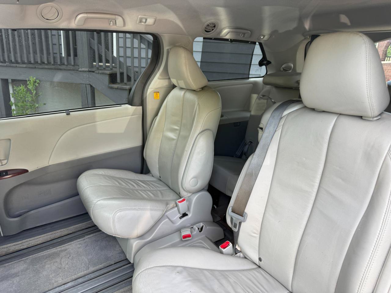 Used 2013 Toyota Sienna XLE w/ Entertainment Pkg FWD image 26