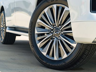New 2027 INFINITI QX80 Luxe
