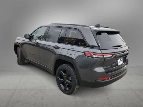 New 2025 Jeep Grand Cherokee 4WD image 4