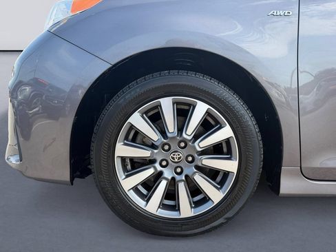 Used 2020 Toyota Sienna LE AWD/4WD image 9