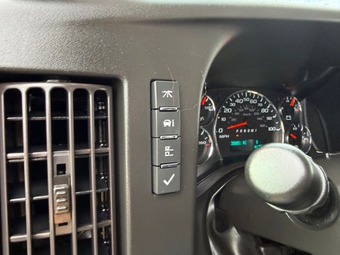 Used 2023 GMC Savana 2500 image 21