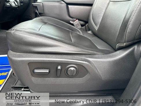 Used 2020 GMC Sierra 1500 SLT w/ Driver Alert Package II AWD/4WD image 7