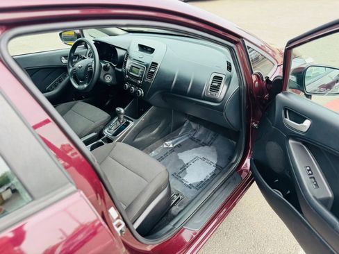 Used 2018 Kia Forte LX image 10