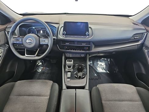 Used 2023 Nissan Rogue SV FWD image 9