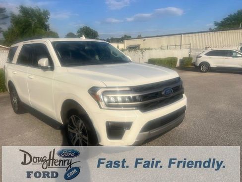 Used 2024 Ford Expedition XLT image 4