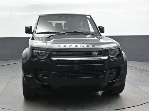 Used 2024 Land Rover Defender 130 X-Dynamic SE image 8