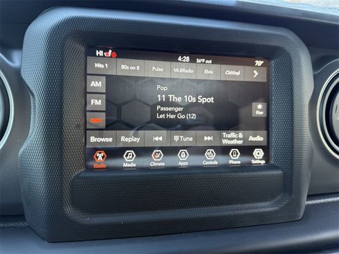 Used 2022 Jeep Wrangler Willys image 17