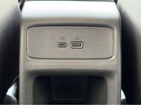 Used 2025 Chevrolet Trax LT FWD image 28