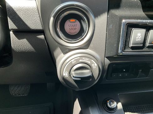 Used 2017 Nissan Titan Platinum Reserve AWD/4WD image 26