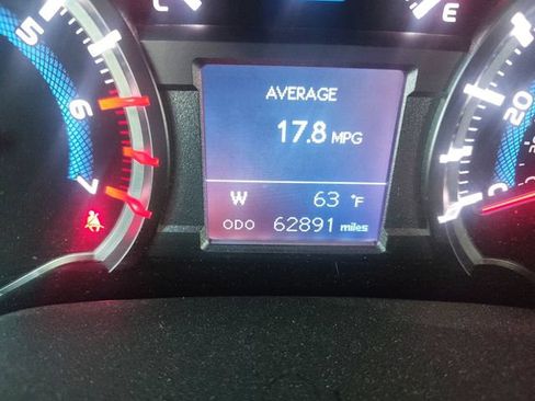 Used 2018 Toyota 4Runner SR5 AWD/4WD image 10
