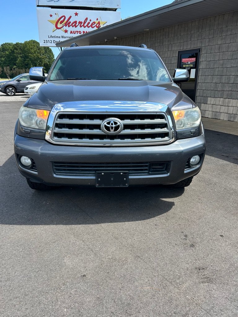 Used 2015 Toyota Sequoia Platinum RWD image 2