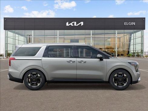 Used 2025 Kia Carnival EX image 7