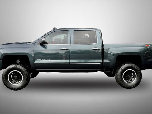 Used 2018 Chevrolet Silverado 1500 LTZ Z71 w/ LTZ Plus Package AWD/4WD image 4