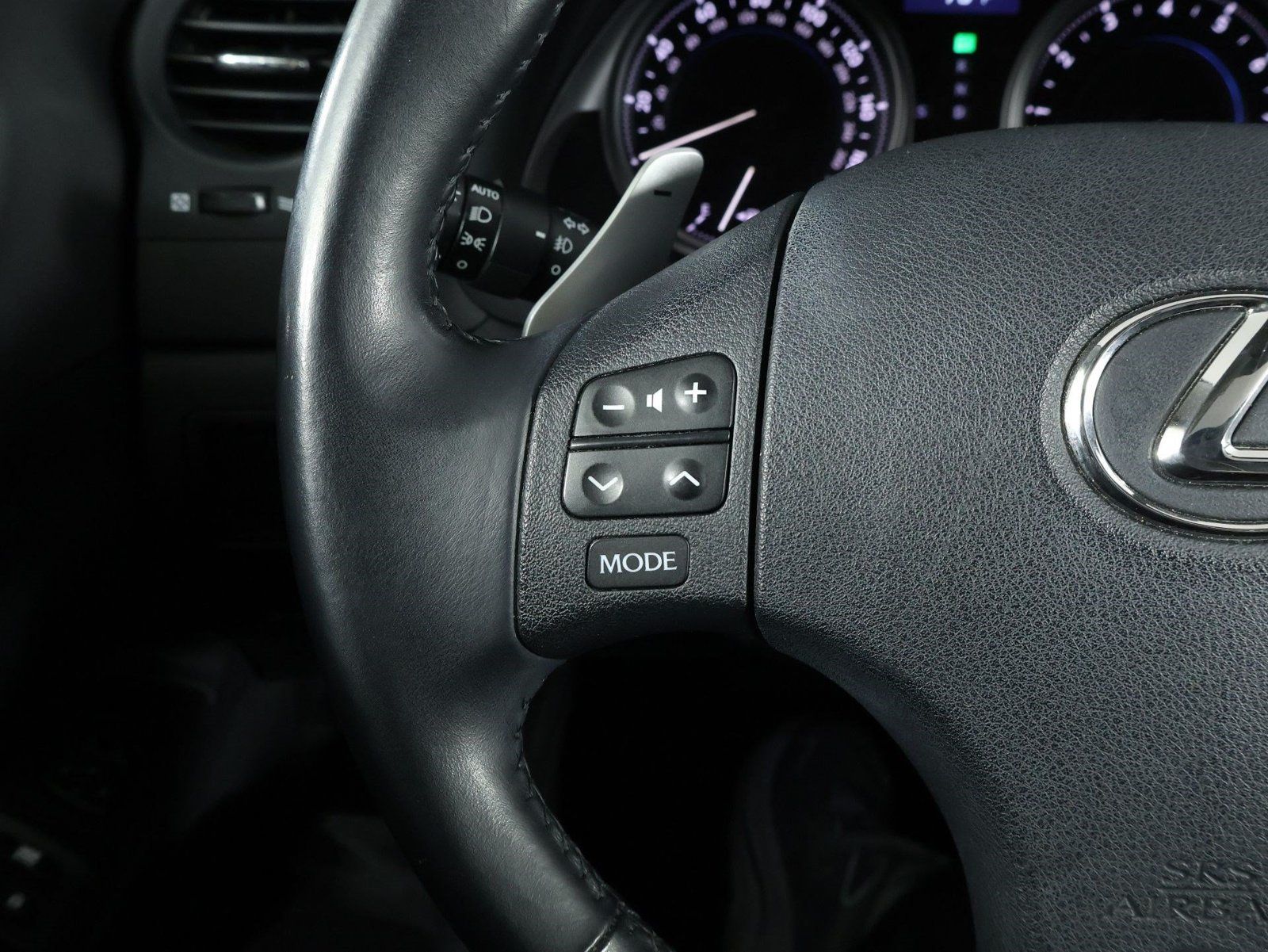 Used 2009 Lexus IS 250 w/ Premium Pkg RWD image 10