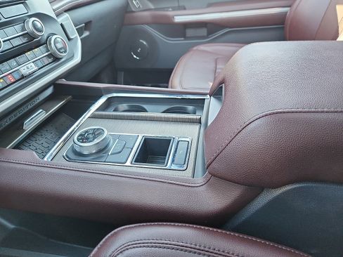 Used 2024 Ford Expedition Limited image 20
