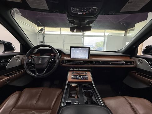 Used 2020 Lincoln Aviator Reserve w/ Equipment Group 201A AWD/4WD image 12