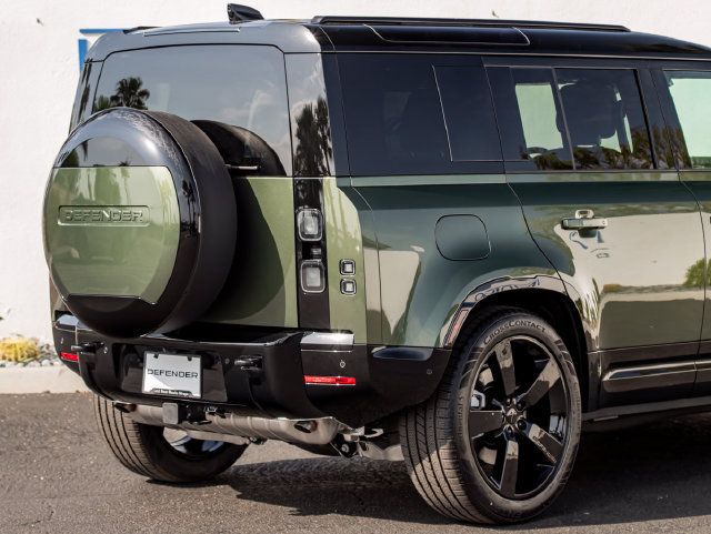 New 2026 Land Rover Defender 110 X-Dynamic SE AWD/4WD image 7