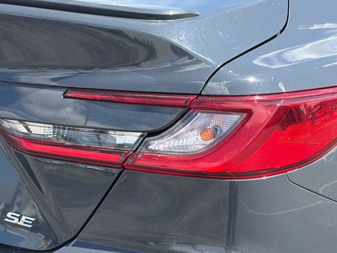 Used 2025 Toyota Camry SE FWD image 39