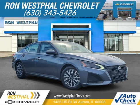 Used 2023 Nissan Altima 2.5 SV image 1