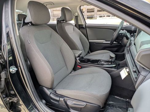 Used 2025 Kia K4 FWD image 28