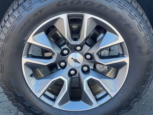 Used 2023 Chevrolet Silverado 1500 RST AWD/4WD image 7