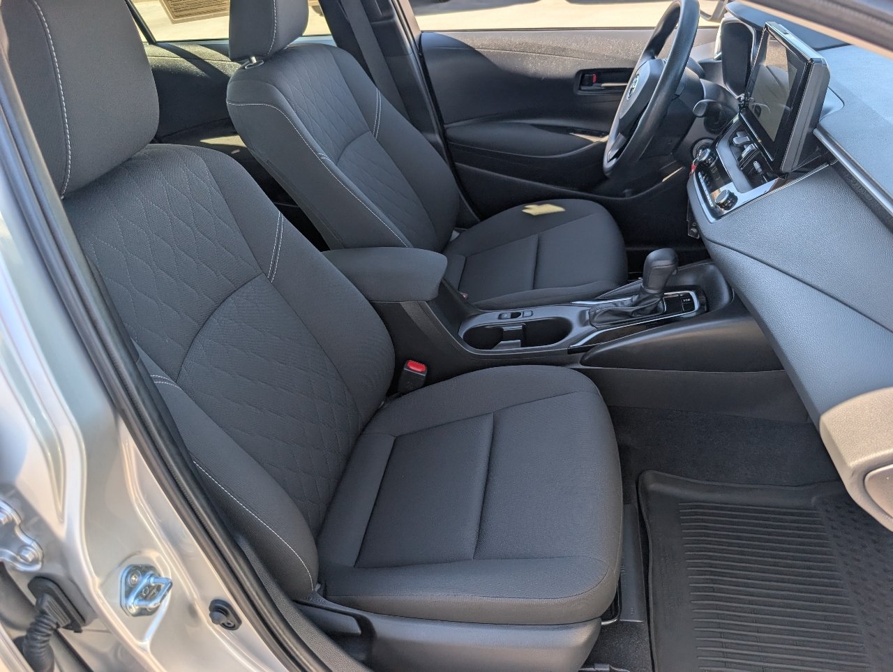 Used 2026 Toyota Corolla LE FWD image 8