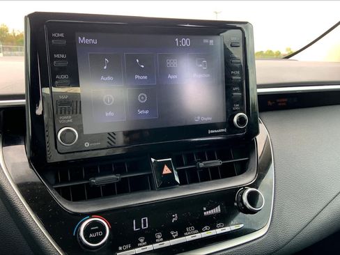 Used 2022 Toyota Corolla LE FWD image 32