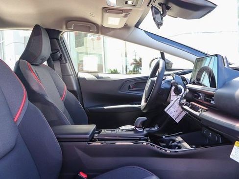 New 2026 Toyota Prius Plug-In Hybrid FWD image 17