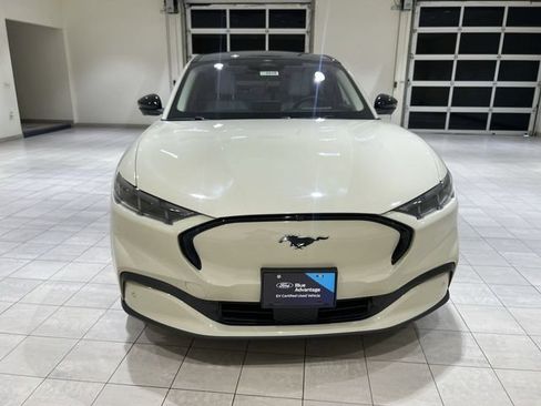 Certified 2025 Ford Mustang Mach-E Premium RWD image 8